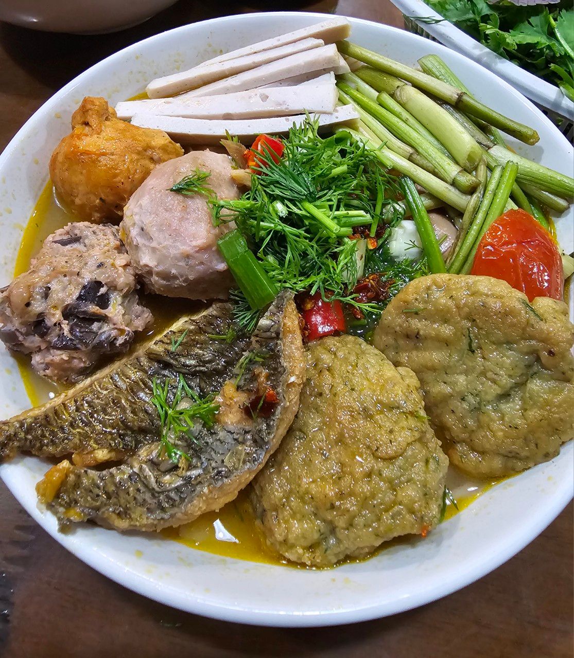 Bánh đa cá rô Hải Dương - Xôi, bún miến măng gà Tỷ Ngon - 368/63/1A Hoàng Diệu